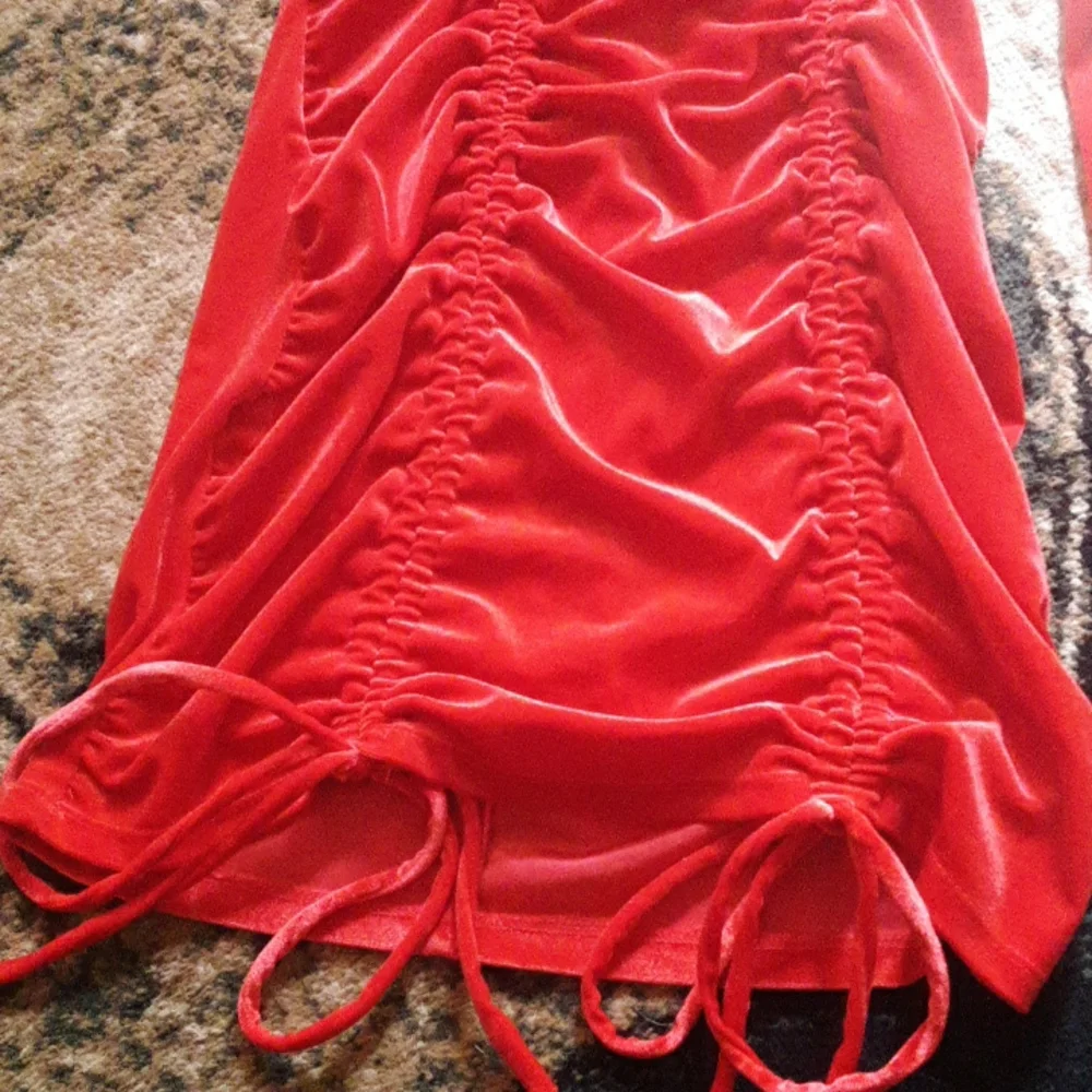 Gorgeous red dress - Picture 6 of 10